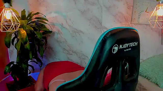 cristal herrera  online show from December 22, 2025, 1:24 am