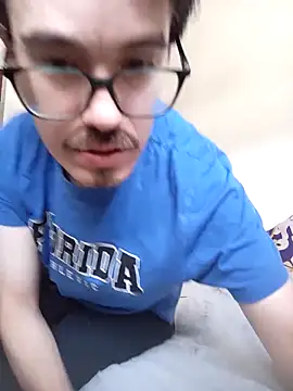 Snapshot of oscartres chatting on September 19, 2025, 9:22 am oscartres online show from September 19, 2025, 9:22 am