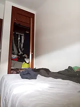 Snapshot of oscartres chatting on October 16, 2025, 2:40 pm oscartres online show from October 16, 2025, 2:40 pm