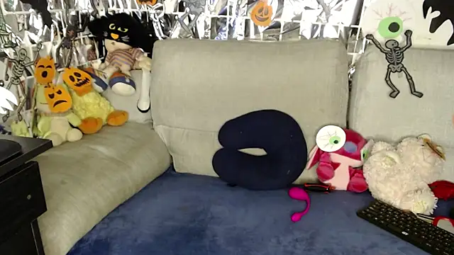 Snapshot of Raycatt1 chatting on October 22, 2025, 9:20 am Raycatt1 online show from October 22, 2025, 9:20 am