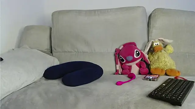 Raycatt1 online show from April 25, 2026, 12:08 pm