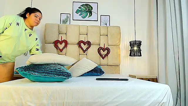 elizawiliamst online show from September 29, 2025, 12:54 pm