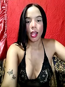 Snapshot of Vyxen__ chatting on October 21, 2025, 3:51 am Vyxen   online show from October 21, 2025, 3:51 am