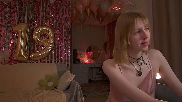 Snapshot of sofiapurex chatting on February 19, 2026, 9:22 pm sofiapurex online show from February 19, 2026, 9:22 pm