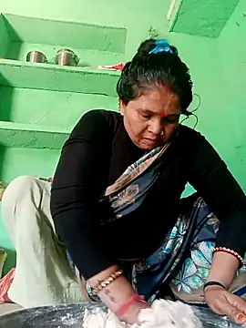 Snapshot of Manavi_x chatting on May 12, 2026, 5:04 am Manavi x online show from May 12, 2026, 5:04 am