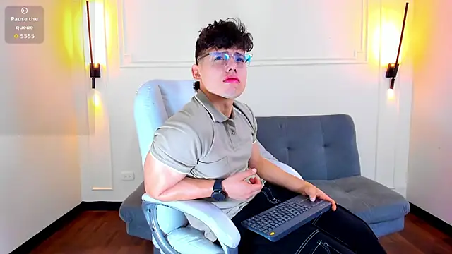 Snapshot of Jhoumod_21 chatting on October 1, 2025, 10:21 am Jhoumod 21 online show from October 1, 2025, 10:21 am