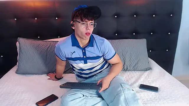 Snapshot of Jhoumod_21 chatting on October 4, 2025, 10:35 am Jhoumod 21 online show from October 4, 2025, 10:35 am