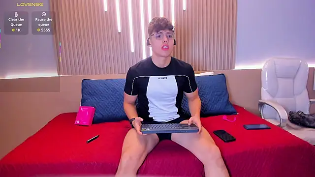 Snapshot of Jhoumod_21 chatting on October 8, 2025, 10:35 am Jhoumod 21 online show from October 8, 2025, 10:35 am