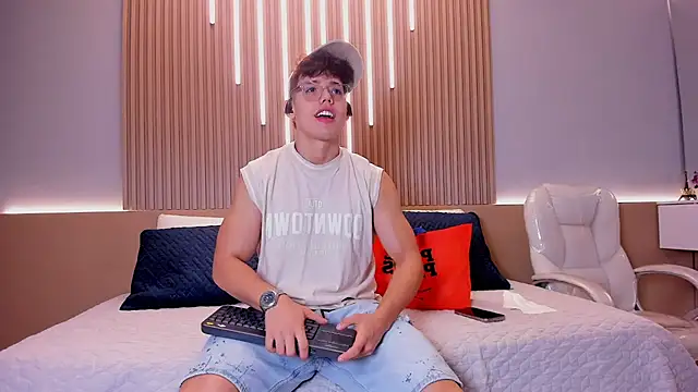 Snapshot of Jhoumod_21 chatting on October 9, 2025, 10:35 am Jhoumod 21 online show from October 9, 2025, 10:35 am