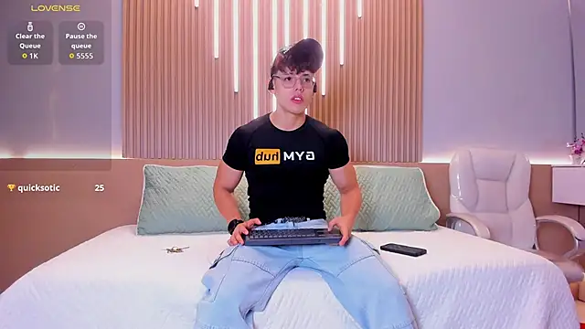 Snapshot of Jhoumod_21 chatting on October 17, 2025, 10:18 am Jhoumod 21 online show from October 17, 2025, 10:18 am