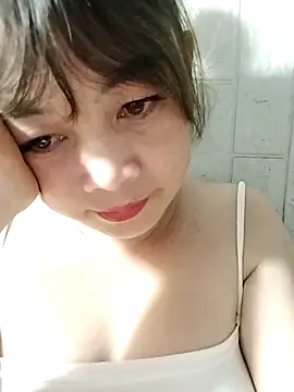 Snapshot of Lyly_nuce chatting on October 7, 2025, 4:48 pm Lyly nuce online show from October 7, 2025, 4:48 pm