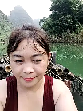 Snapshot of Lyly_nuce chatting on October 13, 2025, 1:27 am Lyly nuce online show from October 13, 2025, 1:27 am