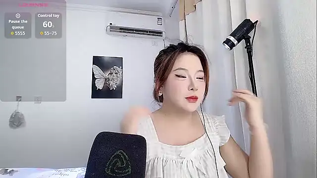 medusanamei online show from September 23, 2025, 6:22 pm