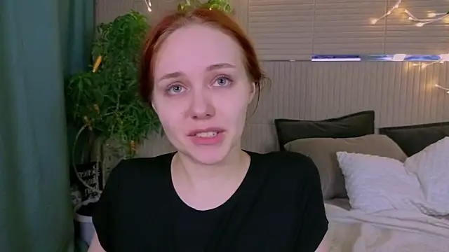 PollyVinice online show from May 7, 2026, 7:52 pm