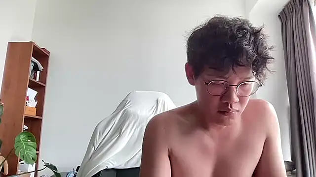 Snapshot of Passionatetwink2 chatting on October 25, 2025, 5:26 am Passionatetwink2 online show from October 25, 2025, 5:26 am
