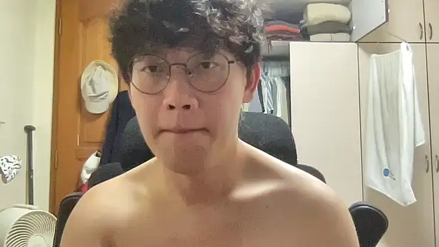 Passionatetwink2 online show from March 6, 2026, 10:34 am