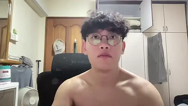 Passionatetwink2 online show from March 23, 2026, 3:05 pm