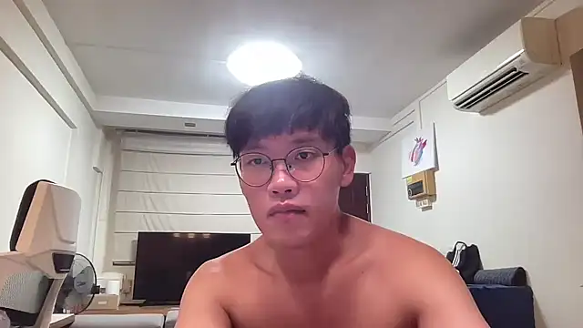 Snapshot of Passionatetwink2 chatting on July 17, 2026, 10:55 am Passionatetwink2 online show from July 17, 2026, 10:55 am