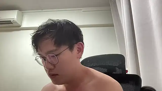 Snapshot of Passionatetwink2 chatting on July 31, 2026, 1:10 pm Passionatetwink2 online show from July 31, 2026, 1:10 pm