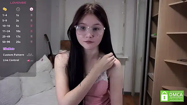 Snapshot of DelphaDivenere chatting on September 26, 2025, 5:06 pm DelphaDivenere online show from September 26, 2025, 5:06 pm