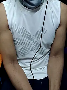 Snapshot of chocolate_alone chatting on October 15, 2025, 6:41 pm chocolate alone online show from October 15, 2025, 6:41 pm