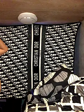 ahnela69xxx online show from November 5, 2025, 12:16 pm