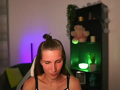charlottgotit online show from September 8, 2025, 5:56 pm