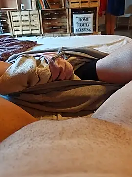 Horny mummy online show from February 18, 2026, 2:46 pm