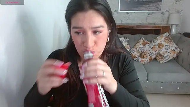 laura sweetth online show from September 12, 2025, 3:17 am
