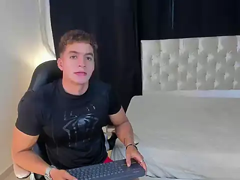 Snapshot of paull_george chatting on March 26, 2026, 2:44 pm paull george online show from March 26, 2026, 2:44 pm
