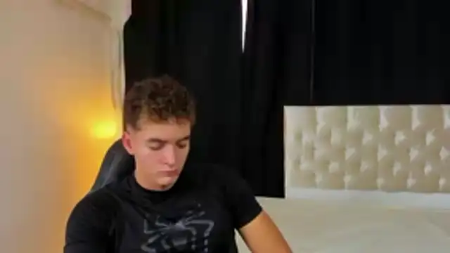 Snapshot of paull_george chatting on March 30, 2026, 3:46 pm paull george online show from March 30, 2026, 3:46 pm