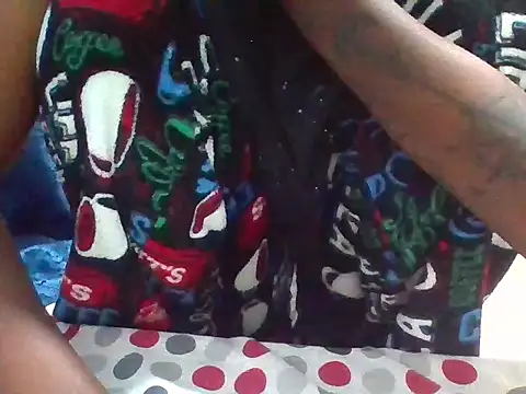 chocolatebarbiee online show from September 18, 2025, 9:39 pm