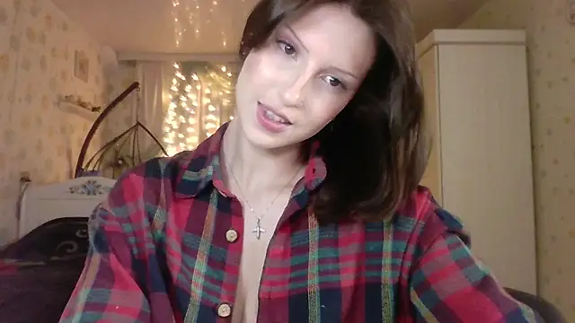 RuxaShade online show from December 18, 2025, 12:44 pm