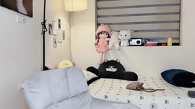 MaiLiiil online show from January 12, 2026, 1:38 pm