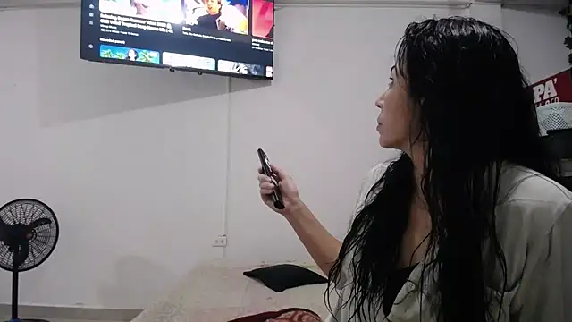 Snapshot of yohacriss chatting on September 18, 2025, 10:12 pm yohacriss online show from September 18, 2025, 10:12 pm