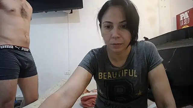 Snapshot of yohacriss chatting on October 4, 2025, 7:17 am yohacriss online show from October 4, 2025, 7:17 am