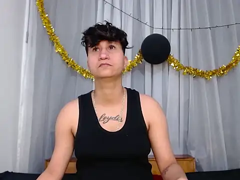 im milancs online show from September 9, 2025, 1:38 am