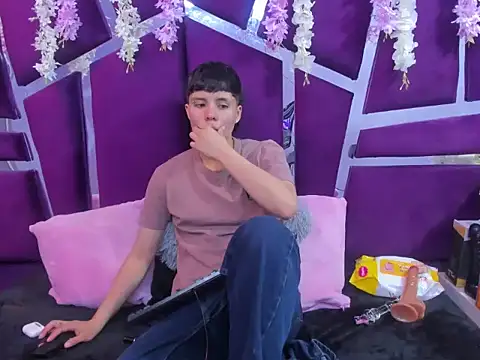 Bruno Cruzz online show from November 15, 2025, 2:31 am