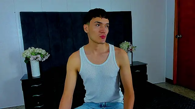 Jacksonflorez online show from September 8, 2025, 7:35 pm