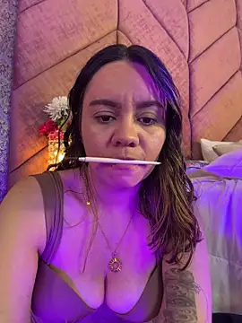 Sky Junne online show from May 3, 2026, 4:46 pm