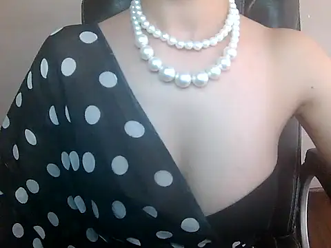 akankshapuri online show from October 1, 2025, 6:08 am