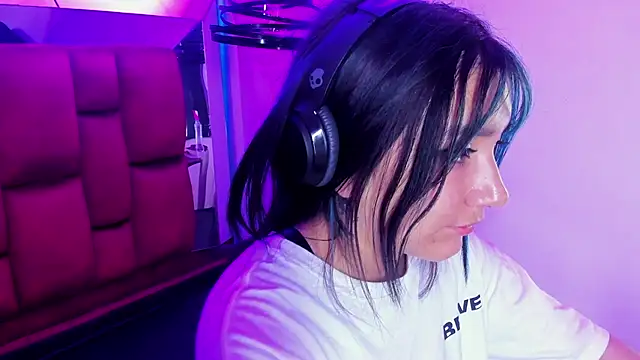 sophiievv online show from April 30, 2026, 5:08 pm