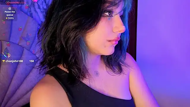 sophiievv online show from May 14, 2026, 6:47 pm