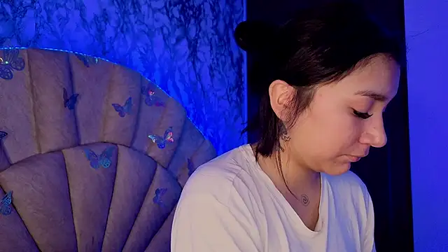 sophiievv online show from May 23, 2026, 6:23 pm