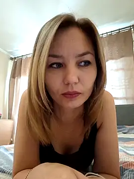 Snapshot of VeroLoverx chatting on September 27, 2025, 8:30 am VeroLoverx online show from September 27, 2025, 8:30 am