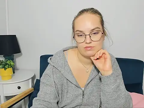 Snapshot of AliceCrazy69 chatting on October 30, 2025, 2:40 pm AliceCrazy69 online show from October 30, 2025, 2:40 pm