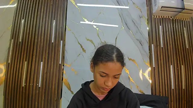 Snapshot of VictoriaDuart chatting on June 8, 2026, 8:20 pm VictoriaDuart online show from June 8, 2026, 8:20 pm