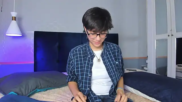 Tsuki Maru online show from October 1, 2025, 8:04 pm