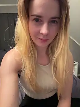 Snapshot of ellieen chatting on October 12, 2025, 8:30 pm ellieen online show from October 12, 2025, 8:30 pm