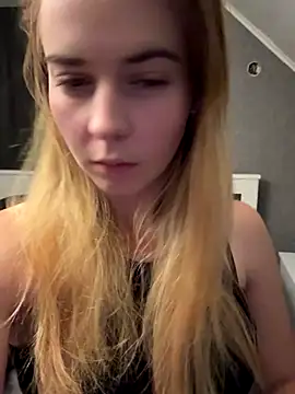 Snapshot of ellieen chatting on October 18, 2025, 9:37 pm ellieen online show from October 18, 2025, 9:37 pm